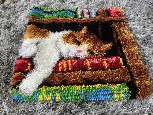 Ready made latch hook wool - ready,