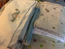 Vintage table linen incl. pillow case, runners, doilies,  good vintage condition