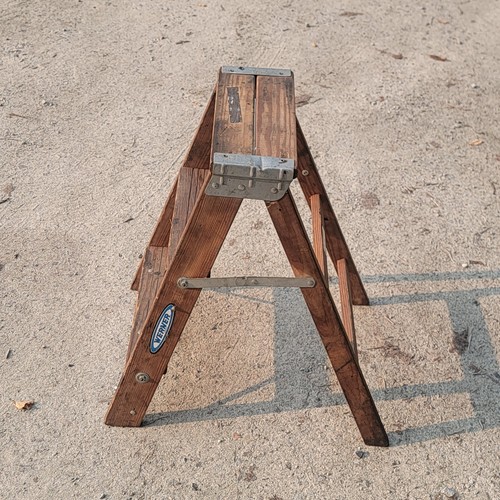 Werner wooden step ladder - 2,