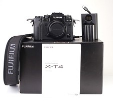 Fujifilm X-T4 Fuji Camera Body Only Boxed Battery & Dual USB Charger 231 Shots