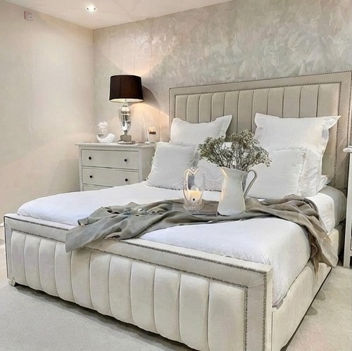 Luxury louis upholstered bed - upholstered,