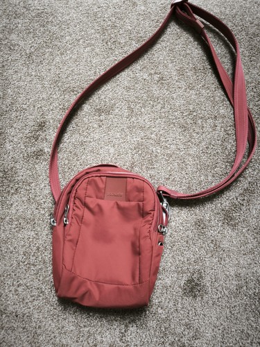 Pacsafe metrosafe ls100 red - pacsafe,