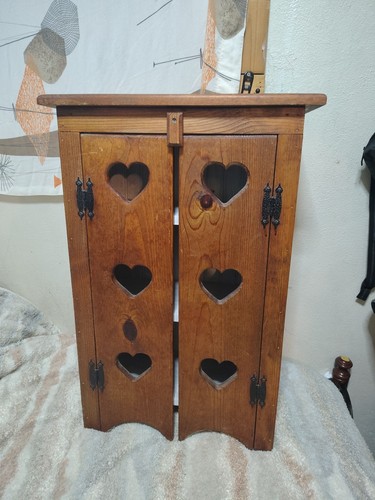 Heart cabinet with - with, shelves