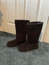 Ladies Bearpaw Boots Size 4 New