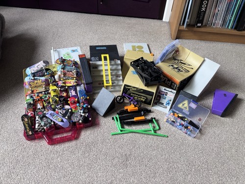 Tech deck bundle including - deck,