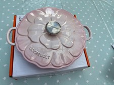 BNIB LE CREUSET 'Petal'