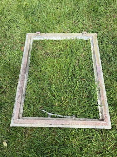 Galvanised metal crittal
