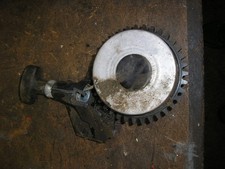 Briggs & Stratton Quantum 35 lawnmower engine vertical pull starter. 100708