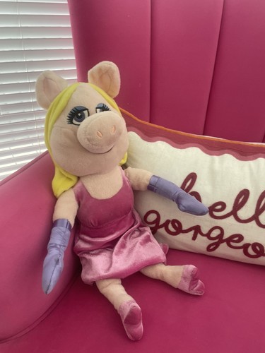 The muppets miss - the,