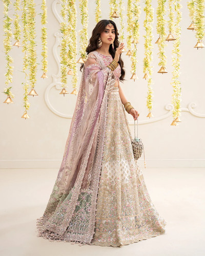 Faiza saqlain - faiza,