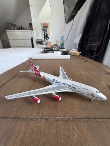 Gemini jets 400 virgin - 1:400,