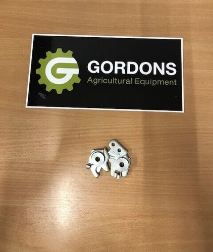 Claas door catch for ares