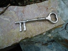 Large key 212 metal - mm, old