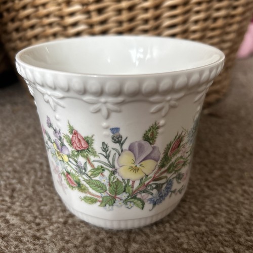 Aynsley bone china wild tudor - wild,