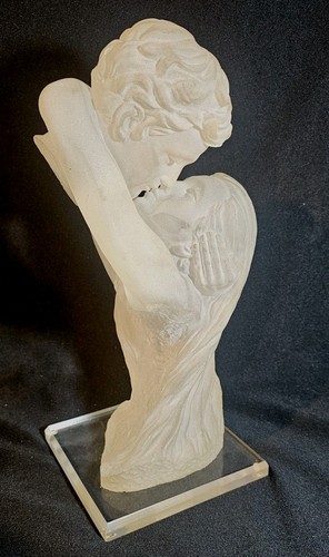 Vintage resin sculpture - resin,