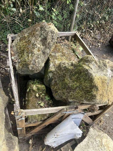 Rockery walling and crazy - ,,