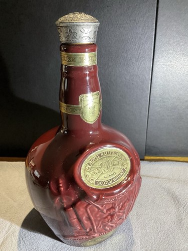 Royal salute blended scotch - royal,