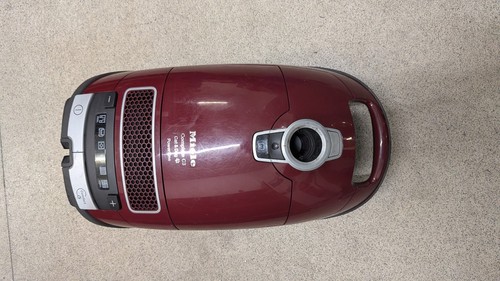 Miele vacuum cleaner - cleaner, full