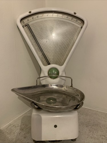 Avery vintage scales cast - vintage,