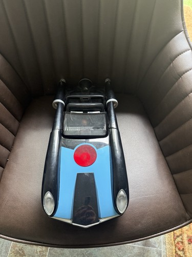 The incredibles toy car - incredibles,