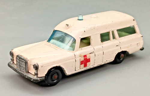 Matchbox mercedes benz - 3,
