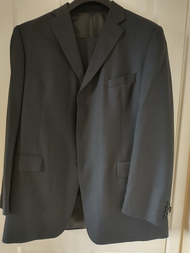 Mens suit in excellent - suit, s.