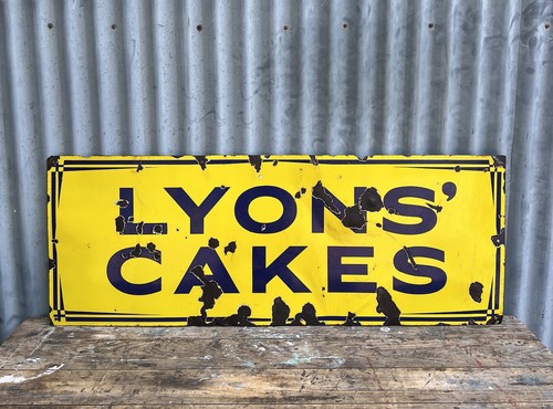Large original lyons cakes - large,