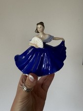 Unboxed Royal Doulton Miniature Figurine Elaine HN3214