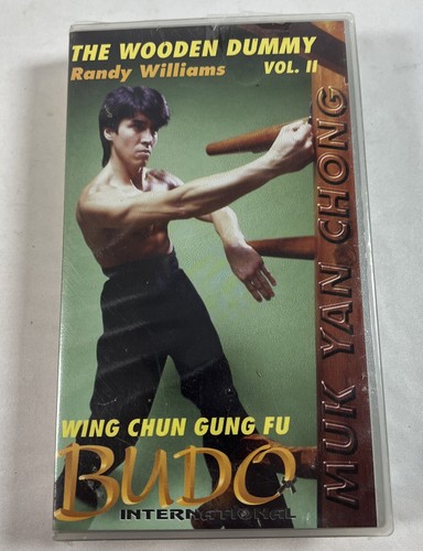 Wing chun wooden dummy - wing, form
