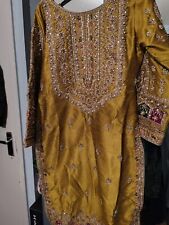 pakistani wedding outfit | motifs | mehndi outfit
