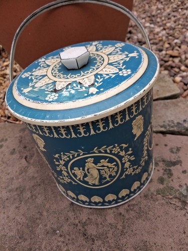 Vintage baret ware biscuit - vintage,