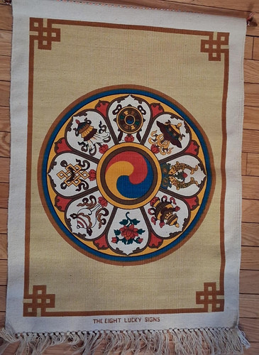 The eight lucky signs buddhist - eight,