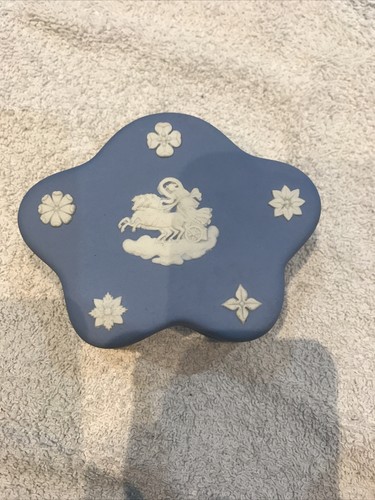 Wedgwood jasperware chariot - jasperware,