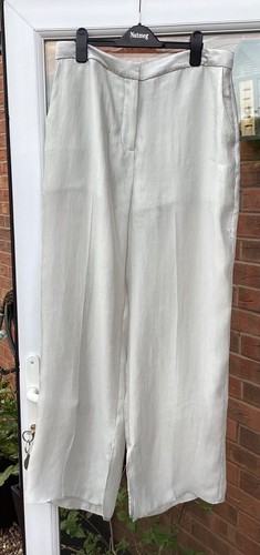Bnwt zara silver - zara, wide