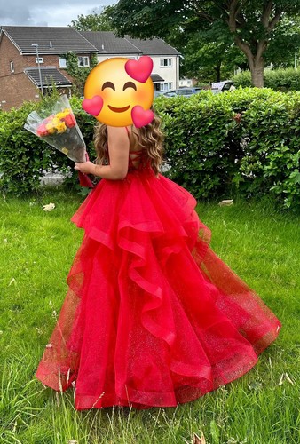 Red carpet ready - , prom