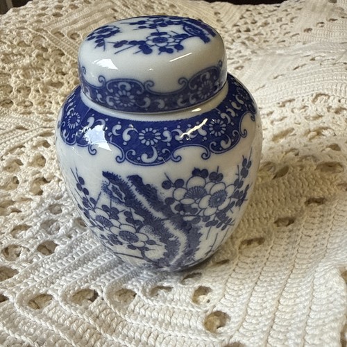 Vintage blue white - &,