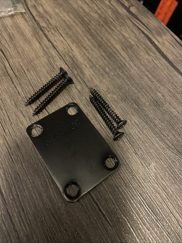 Kramer guitars neckplate - kramer,