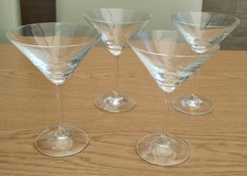 Vintage / retro set of 4 Rayware martini / cocktail glasses