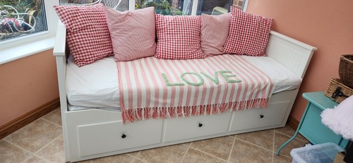 Ikea hemnes sofa day bed - ikea,