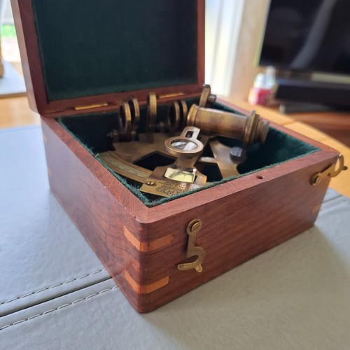 Brass sextant in quality - in,