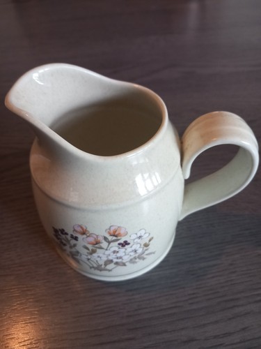 Milk jug royal doulton - -,