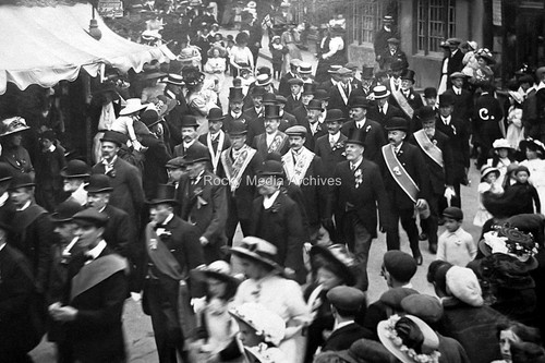 Jki free masons - masons, parade