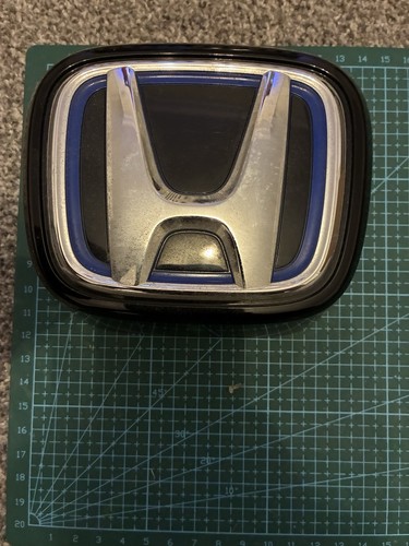 Honda hrv front grille emblem - hrv,