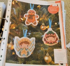 CROSS STITCH CHART.   PLASTIC