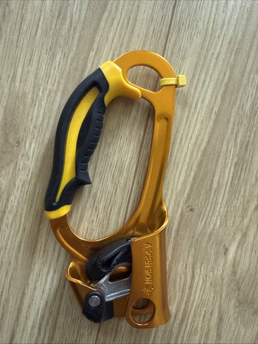 Petzl ascension rope ascender - petzl,