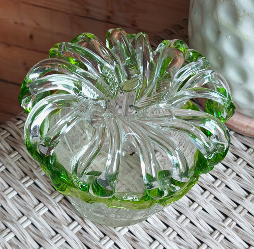 Clear green pressed - &,