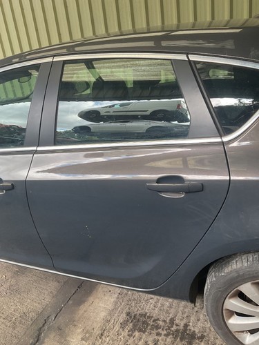 Vauxhall astra door rear - astra, j