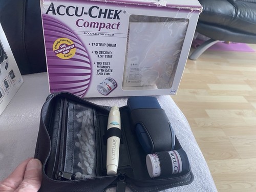 Accu chek compact - compact, blue