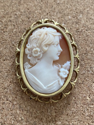 9ct 375 yellow gold carved - 375,