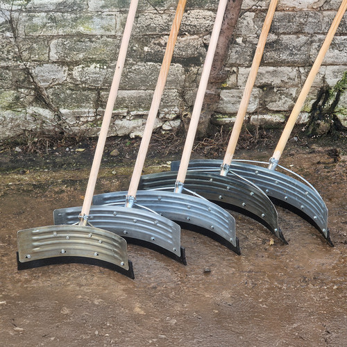 Yard scraper slurry - scraper, pusher